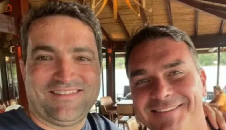 PF investiga advogado amigo de Flávio Bolsonaro em operação sobre fraudes no INSS