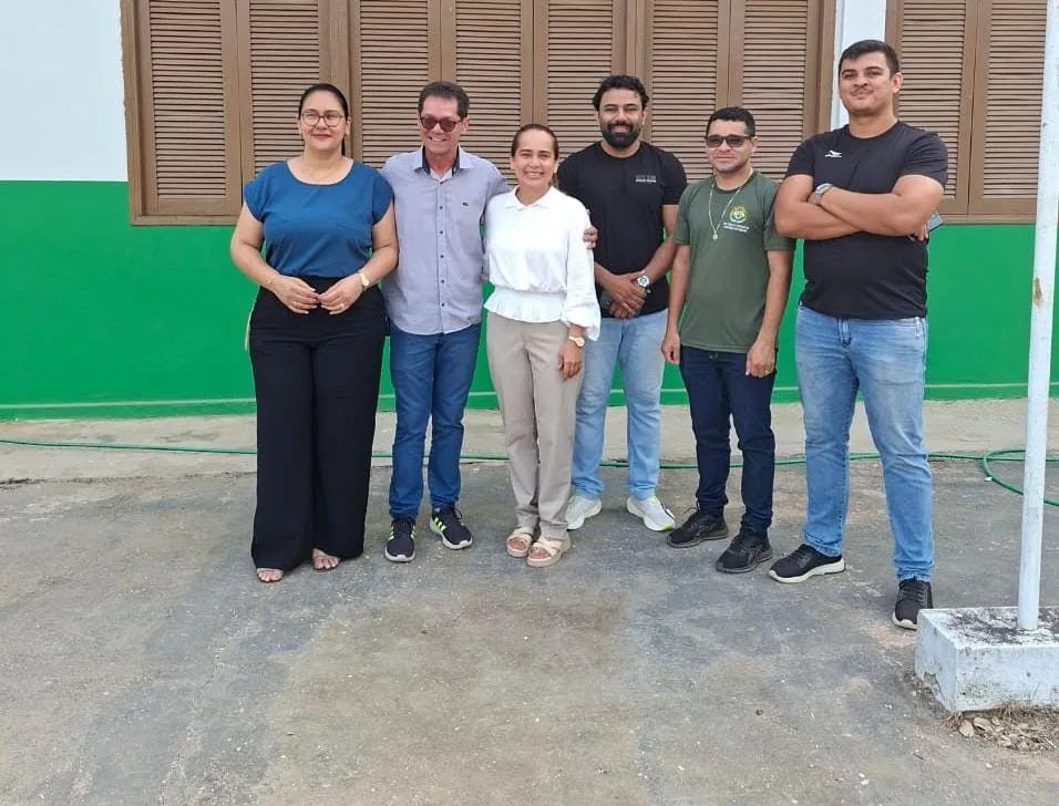 Aula prática de Citologia no laboratório da Escola Dom Júlio Mattioli