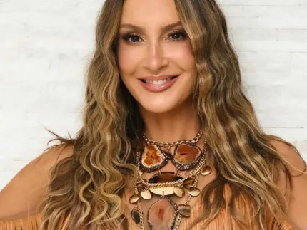 Claudia Leitte fala de exposição dos filhos e brinca sobre futuras noras: “Não sou ciumenta”