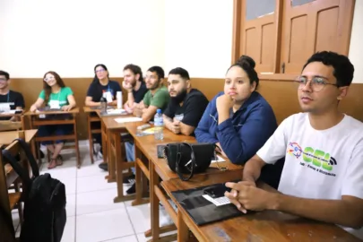 Vagas remanescentes para cursos de inglês, espanhol e Libras em Rio Branco.