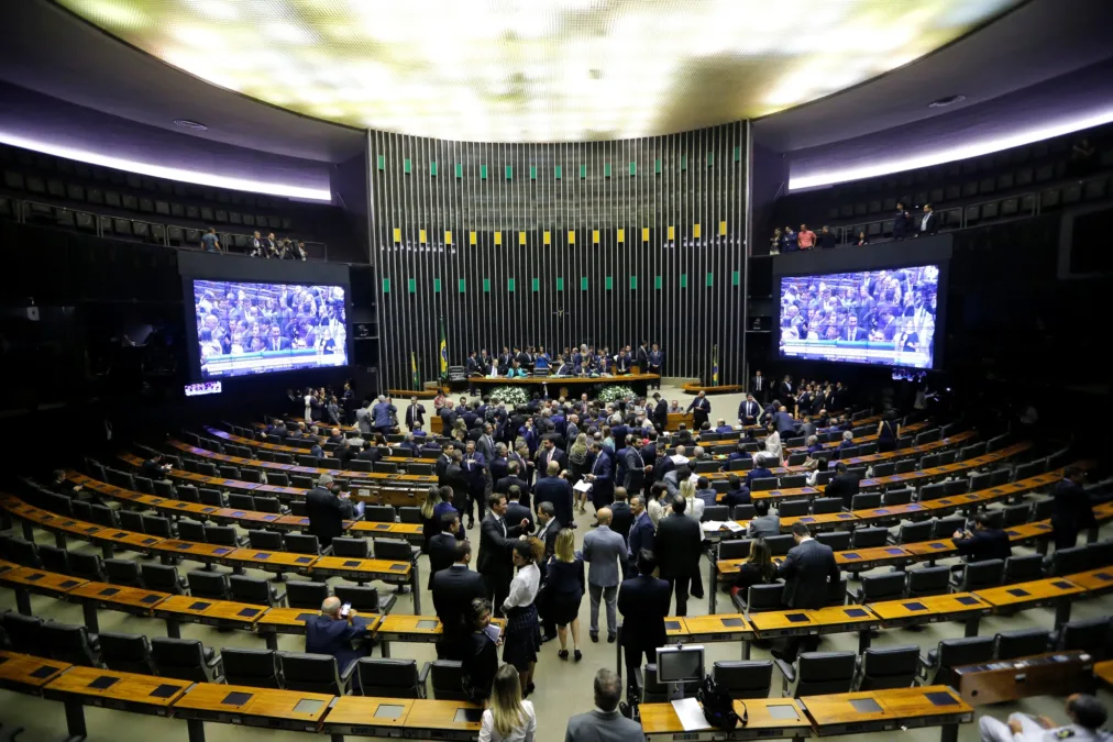 Após recesso, Congresso retoma trabalhos nesta semana com foco em calendário reduzido e vetos