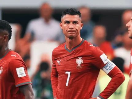 De visual novo! Cristiano Ronaldo chama atenção durante treino