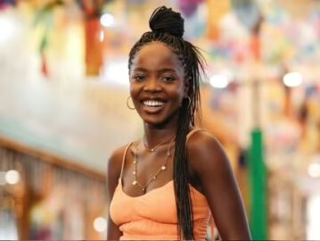 Clara Moneke será jovem virgem que vira obsessão de Alexandre Nero em “Paraíso Perdido”