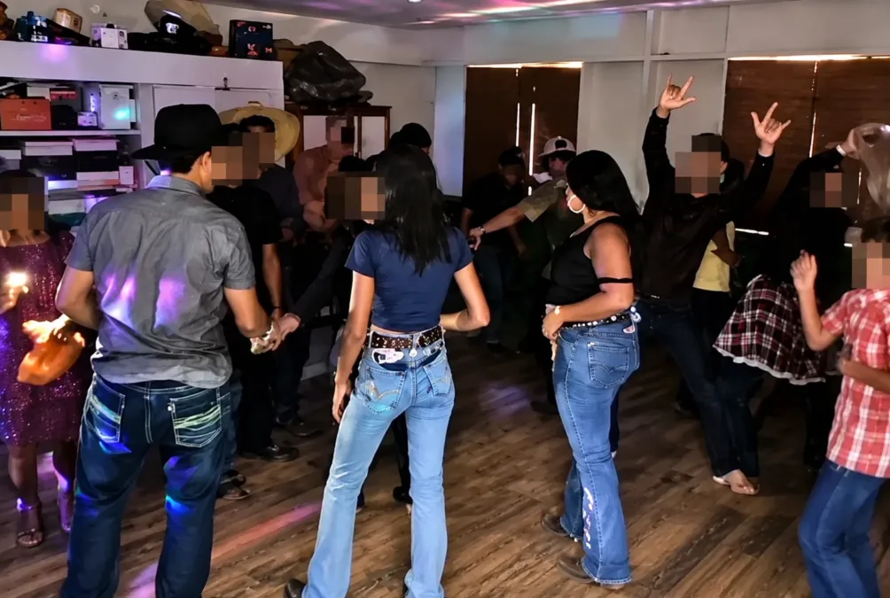 Mãe denuncia suposta festa com bebida alcoólica e menores dentro de escola rural em Sena Madureira