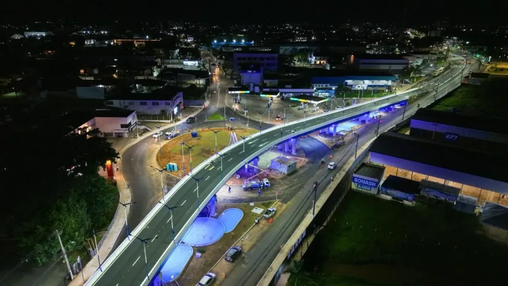 Elevados de Rio Branco tem fios de iluminacao furtados e transito pode ser bloqueado.
