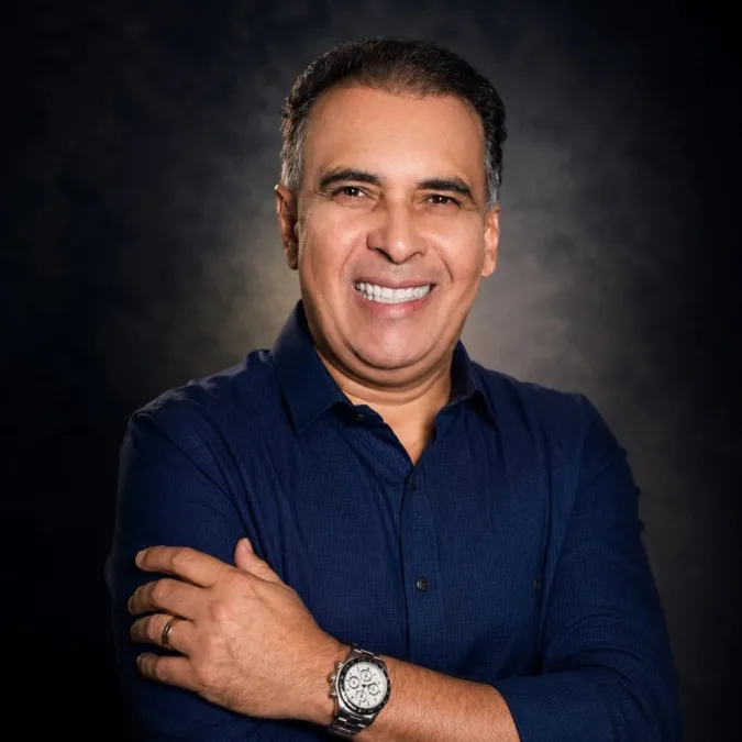 Jairo Cassiano renuncia candidatura a deputado estadual para coordenar campanha de Alan Rick