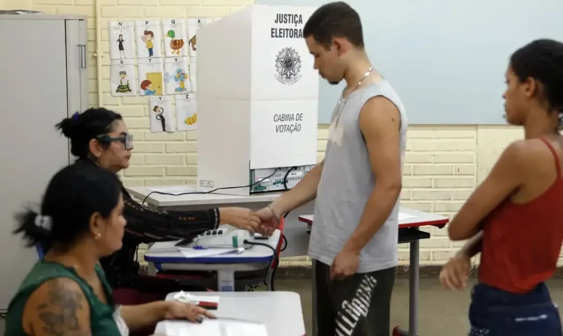 Na contramão do Brasil, jovens eleitores no Acre lideram participação nacional