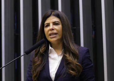 Ministério Público Eleitoral pede que TRE-AC indefira candidatura de Antônia Lúcia com base na Lei da Ficha Limpa