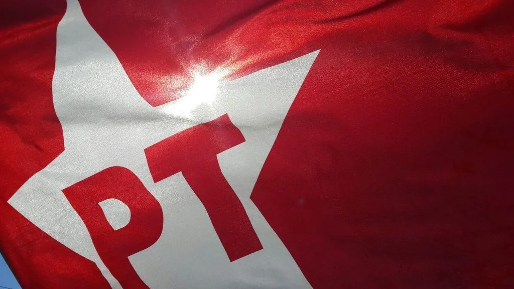 Justiça autoriza penhora do Fundo Partidário do PT no Acre por dívida de campanha