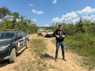Policia Civil de Sena Madureira apreende Hilux em operacao contra furto de gado na BR 364.