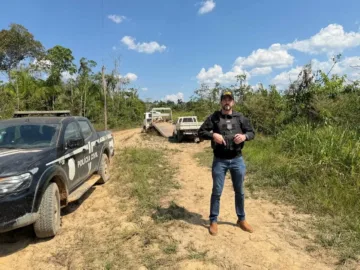 Policia Civil de Sena Madureira apreende Hilux em operacao contra furto de gado na BR 364.