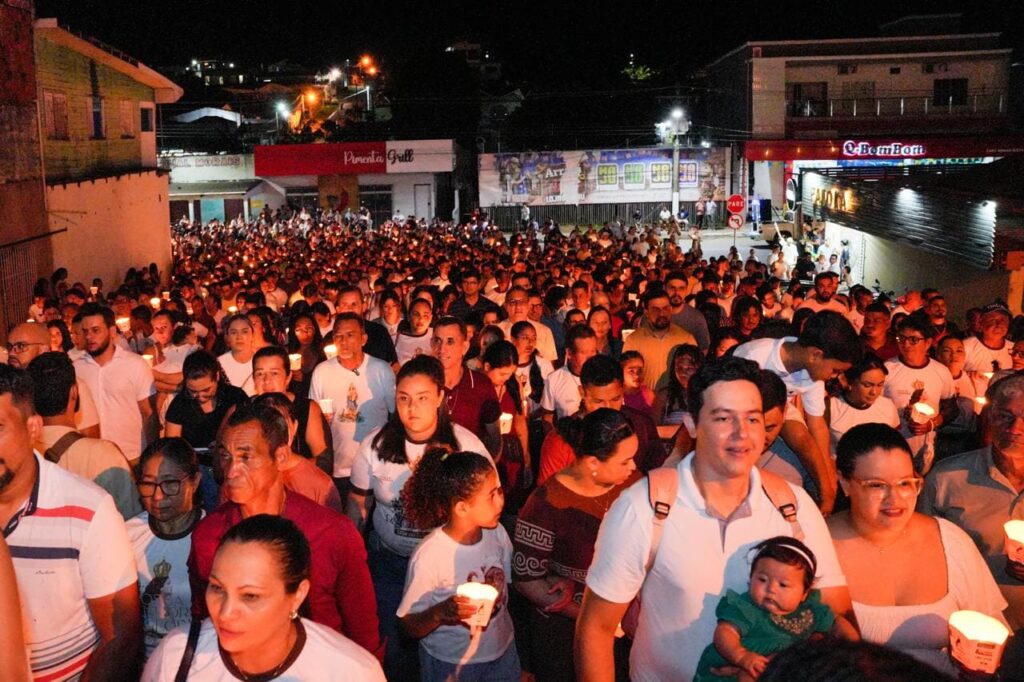 Procissão de Nossa Senhora da Glória reúne milhares de fiéis em Cruzeiro do Sul.