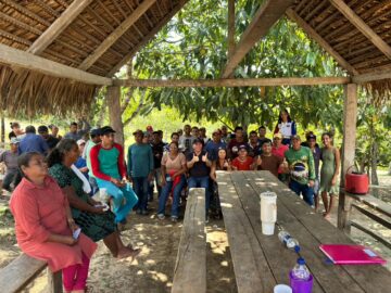Vereador Real e prefeito Gerlen Diniz durante reunião com moradores do Ramal do Venceslau.