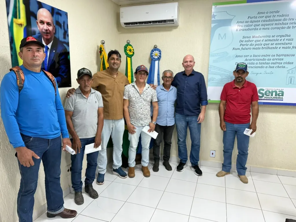 Vereador Real acompanha moradores do Ramal do 20 em reunião com Gerlen Diniz