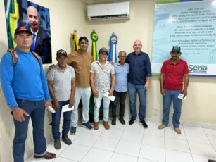 Vereador Real acompanha moradores do Ramal do 20 em reunião com Gerlen Diniz