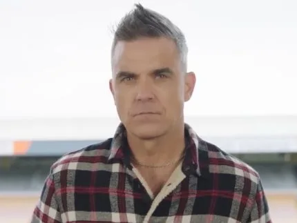 Robbie Williams descobre autismo aos 52 anos: “Explica muita coisa”