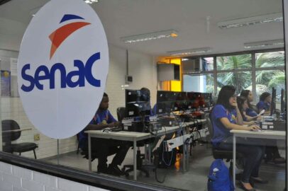 Senac abre 50 vagas gratuitas em cursos de informática e cuidador infantil em Assis Brasil.