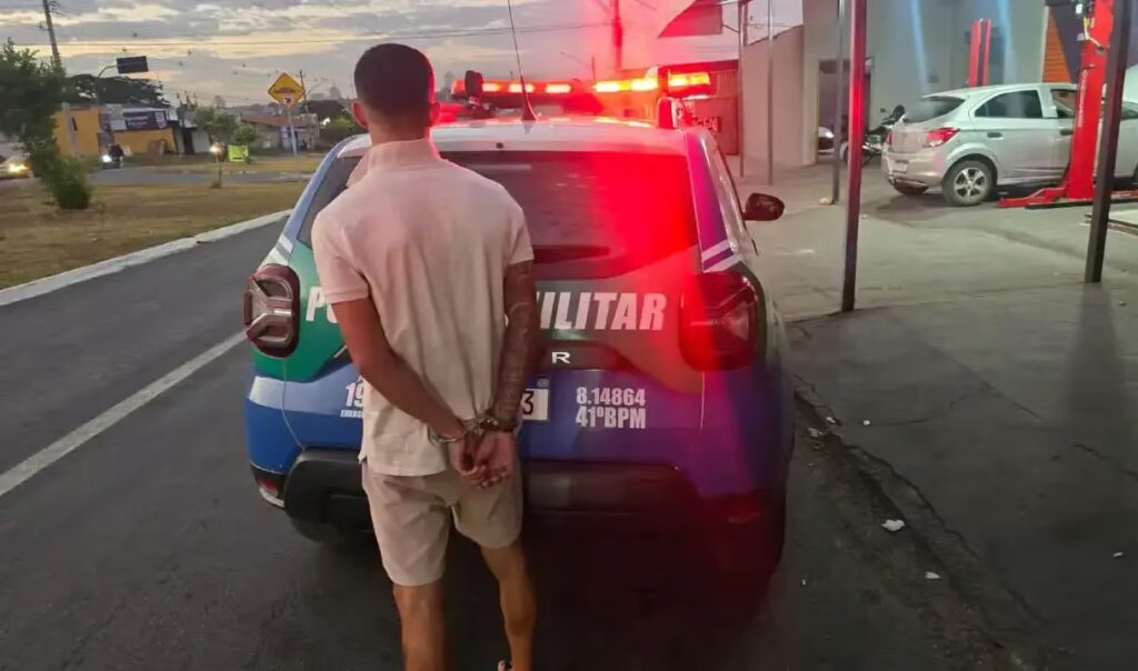 Suspeito de latrocínio no Acre é preso em Goiás com celular da vítima.
