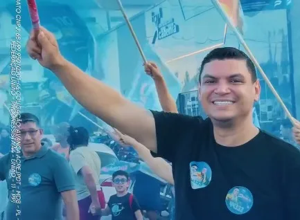 Tio Pablo realiza adesivaço em Sena Madureira e dá largada à campanha pela reeleição