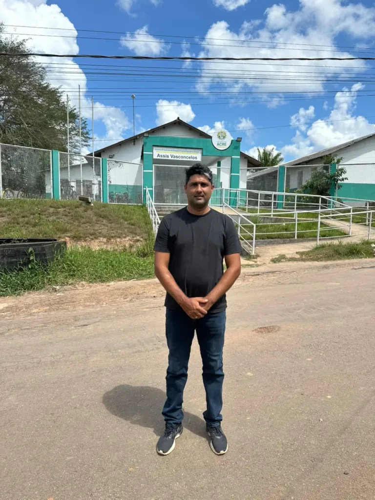 Vereador Real pede ao Detran construção de quebra-molas em frente à Escola Assis Vasconcelos