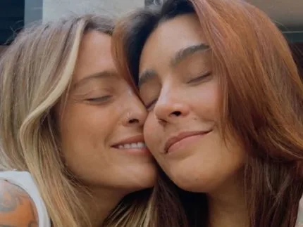 Lauana Prado detalha divisão de tarefas com a esposa, Tati Dias, após o nascimento de Dom