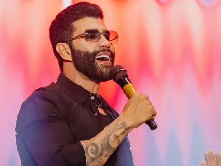 O Embaixador voltou! Após 3 anos, Gusttavo Lima sobe ao palco de Barretos