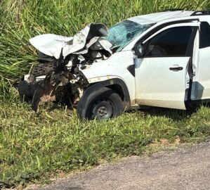 Jovem morre em acidente entre carro e moto na BR 364 em Tarauaca vitima Deleon Frota.