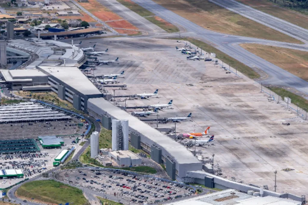 Acidente interdita acesso ao Aeroporto de Confins; veja rota alternativa
