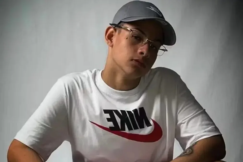 Adolescente é encontrado carbonizado após dizer que "ficaria off"