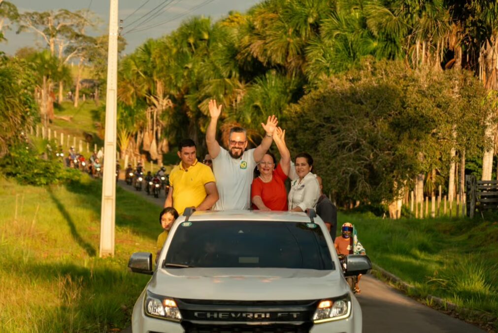 Alan Rick faz grande carreata em Mâncio Lima e inaugura Casa 10