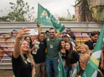 Alan Rick apresenta propostas para a Estação Experimental durante visita a comerciantes de Rio Branco.