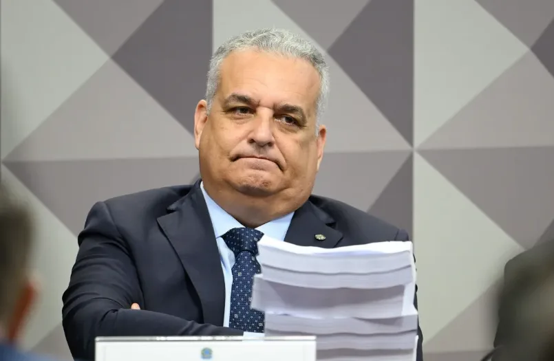 Alfredo Gaspar, vice de Flávio Bolsonaro, é acusado de estupro em processo parado no STF