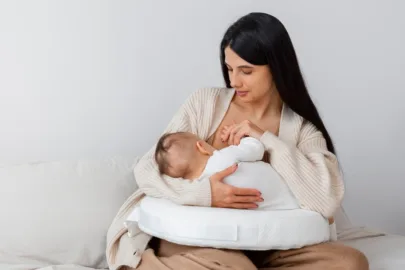 Amamentação: veja procedimentos estéticos seguros para mãe e bebê