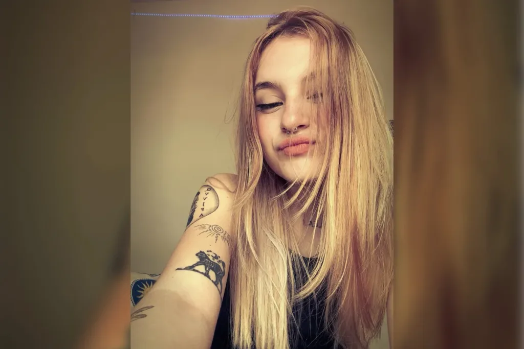 Amigos homenageiam jovem morta pelo namorado em SC: “Mulher incrível”