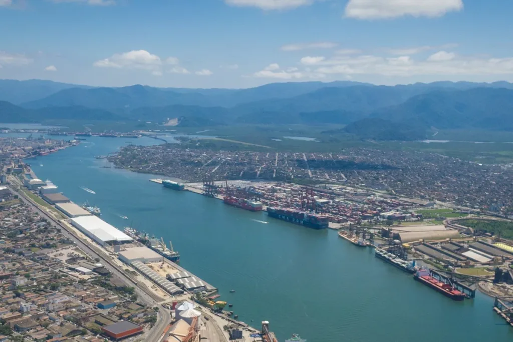 Antaq manda ajustar área de licitação de pátio no porto de Santos