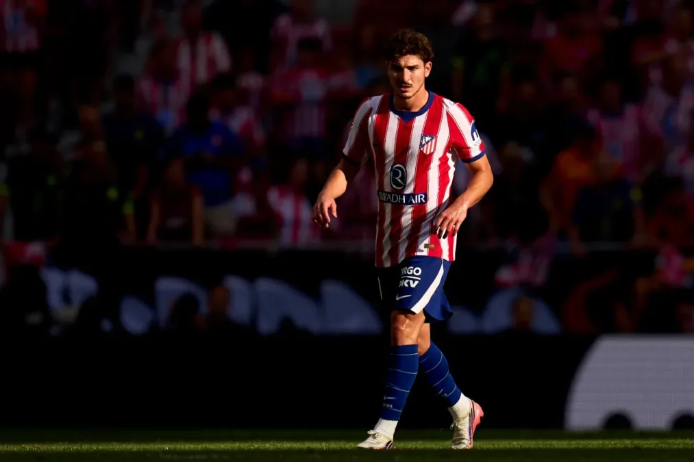 Após faltar treinos no Atleti, Julián Álvarez faz atividade sozinho no CT