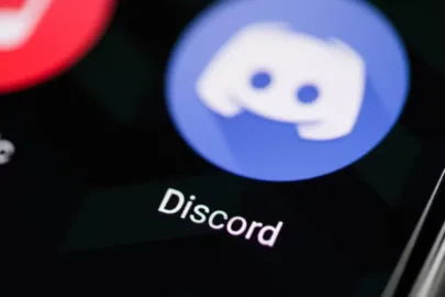 Após Janja pedir bloqueio, AGU cobra Discord por proteção de menores