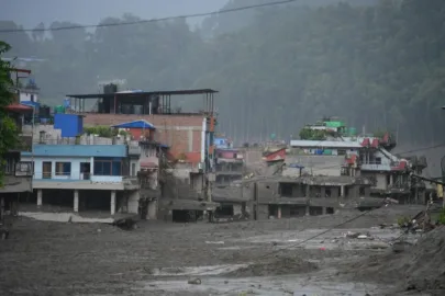 Após mar de lama, Nepal e Tibete contam mortos e procuram por desaparecidos