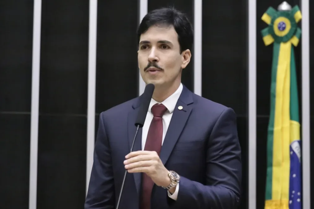 Após reportagem, defesa pede correção de bens de Euclydes no TRE