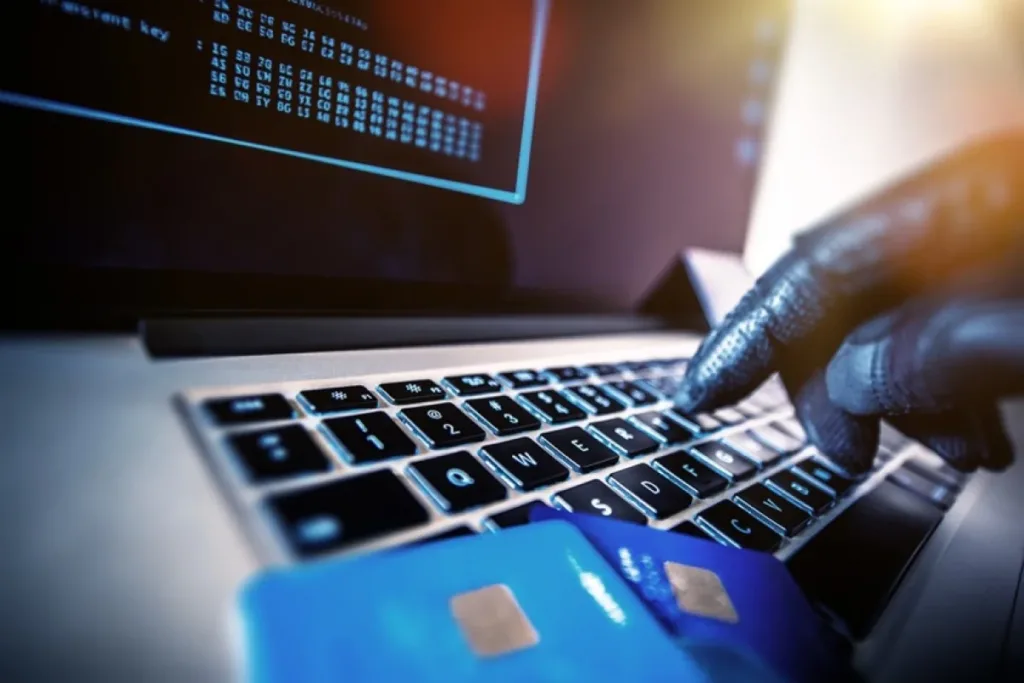 Aposentada da CLDF perde R$ 1 milhão em fraude da "proteção de recursos"