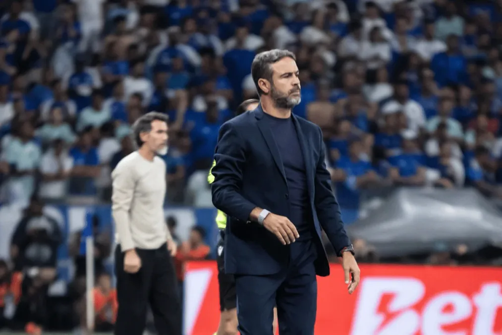 Arthur Jorge avalia empate com Atlético-MG: "O Cruzeiro foi dominador"