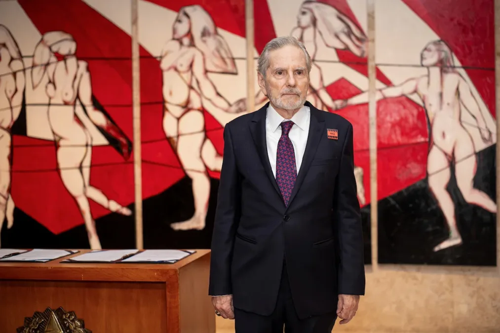 Artista Antonio Veronese inaugura painel no STF contra o feminicídio
