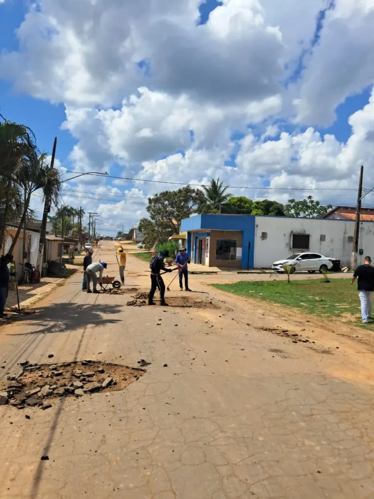 Operação tapa-buracos na Rua Monsenhor Távora avança em Sena Madureira; veja os trechos beneficiados