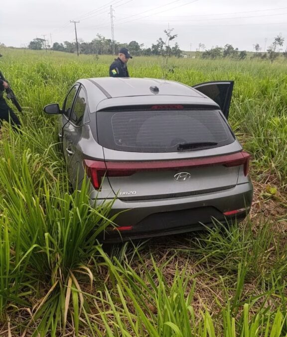 Dupla presa na BR-364 é reconhecida após assalto com família mantida refém