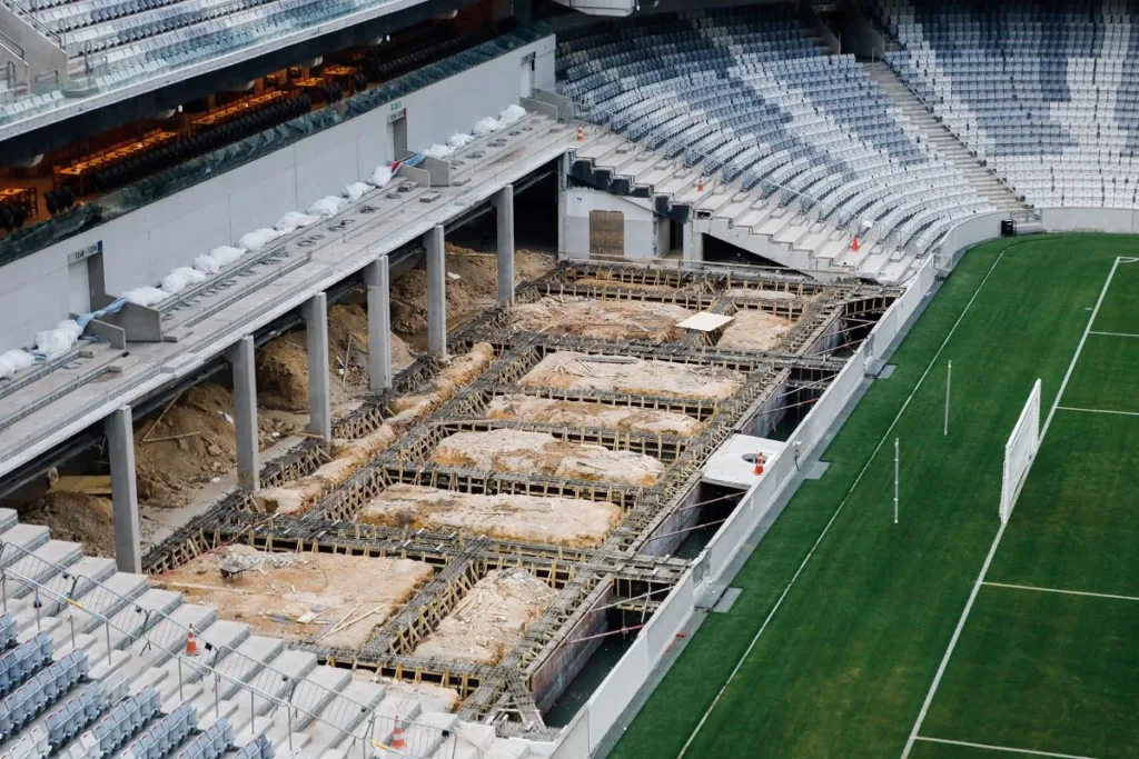 Athletico-PR divulga fotos das obras da arquibancada retrátil