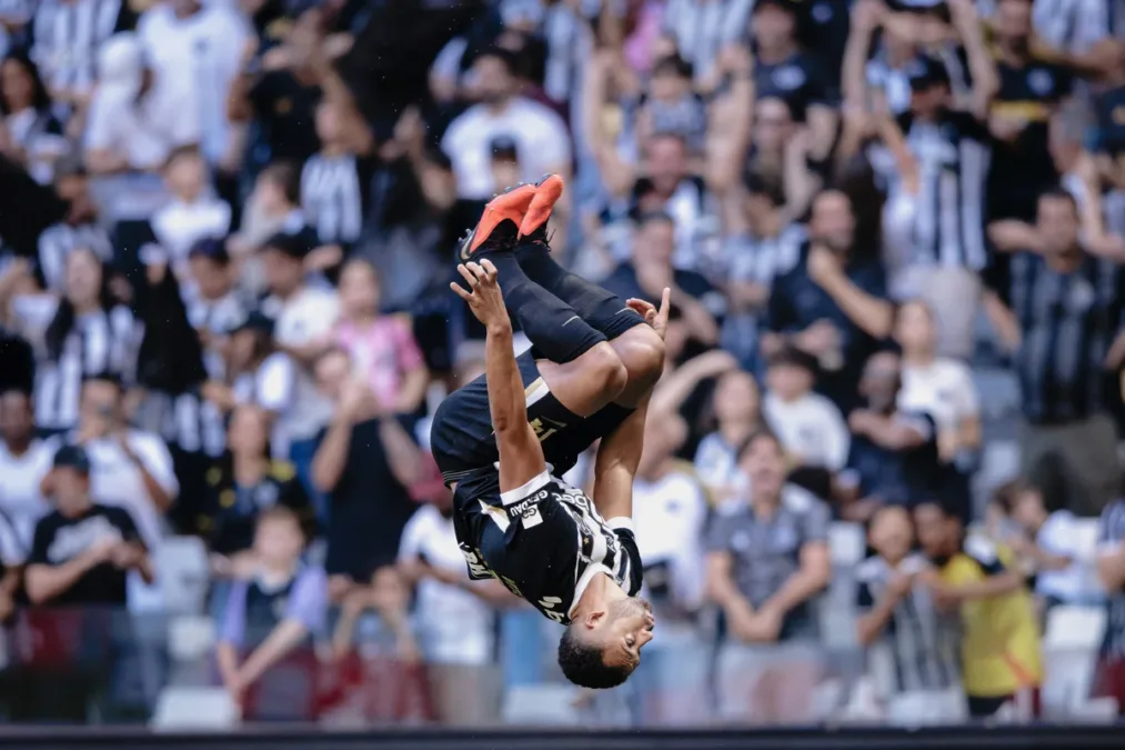 Atlético-MG vence Grêmio por 3 x 0 com 2 de Cuello e falha de Weverton