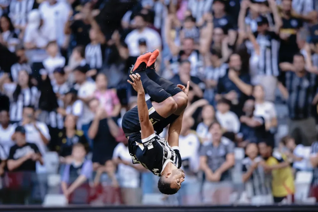 Atlético-MG vence Grêmio por 3 x 0 com 2 de Cuello e falha de Weverton