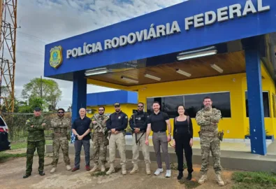 EUA enviam representantes ao Acre para conhecer atuacao das forças na fronteira com Bolívia e Peru.