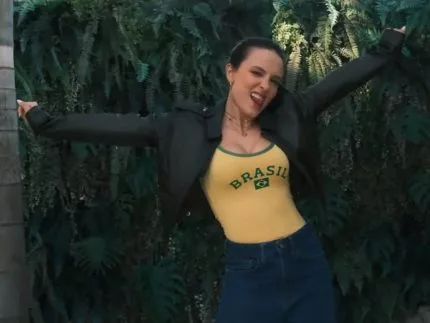 Larissa Manoela vence mais uma batalha na Justiça e anula contrato vitalício assinado pelos pais