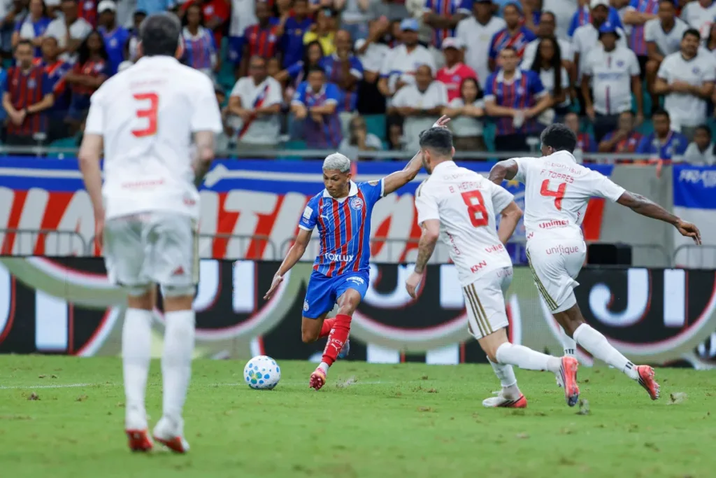 Bahia derrota o Internacional de virada e entra no G-5 do Brasileirão